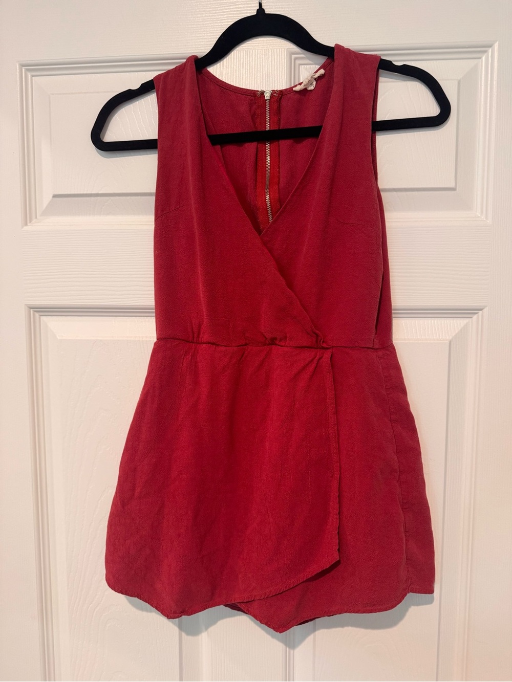 ILLA ILLA Textured Sleeveless Romper in Coral Red